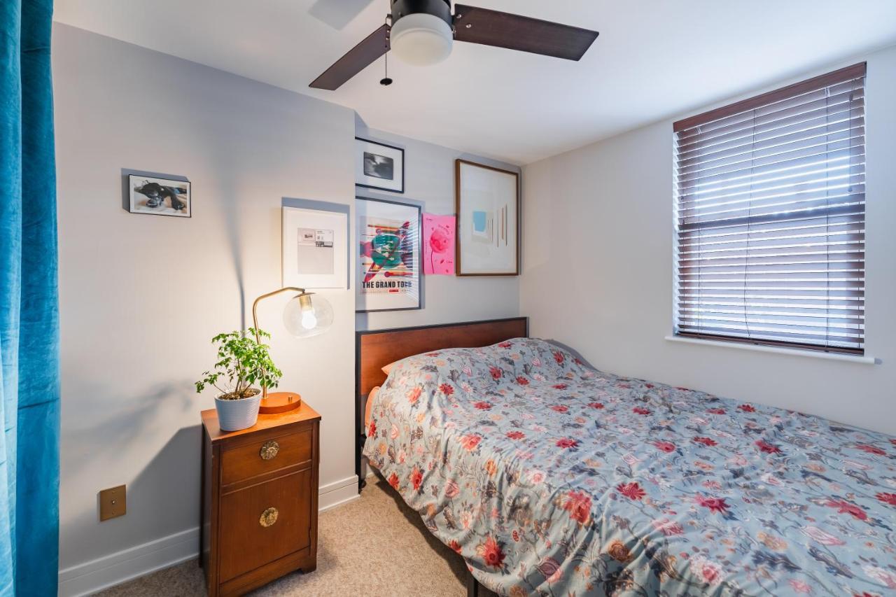 Bedroom In Thoughtfully Decorated East Passyunk Home フィラデルフィア エクステリア 写真