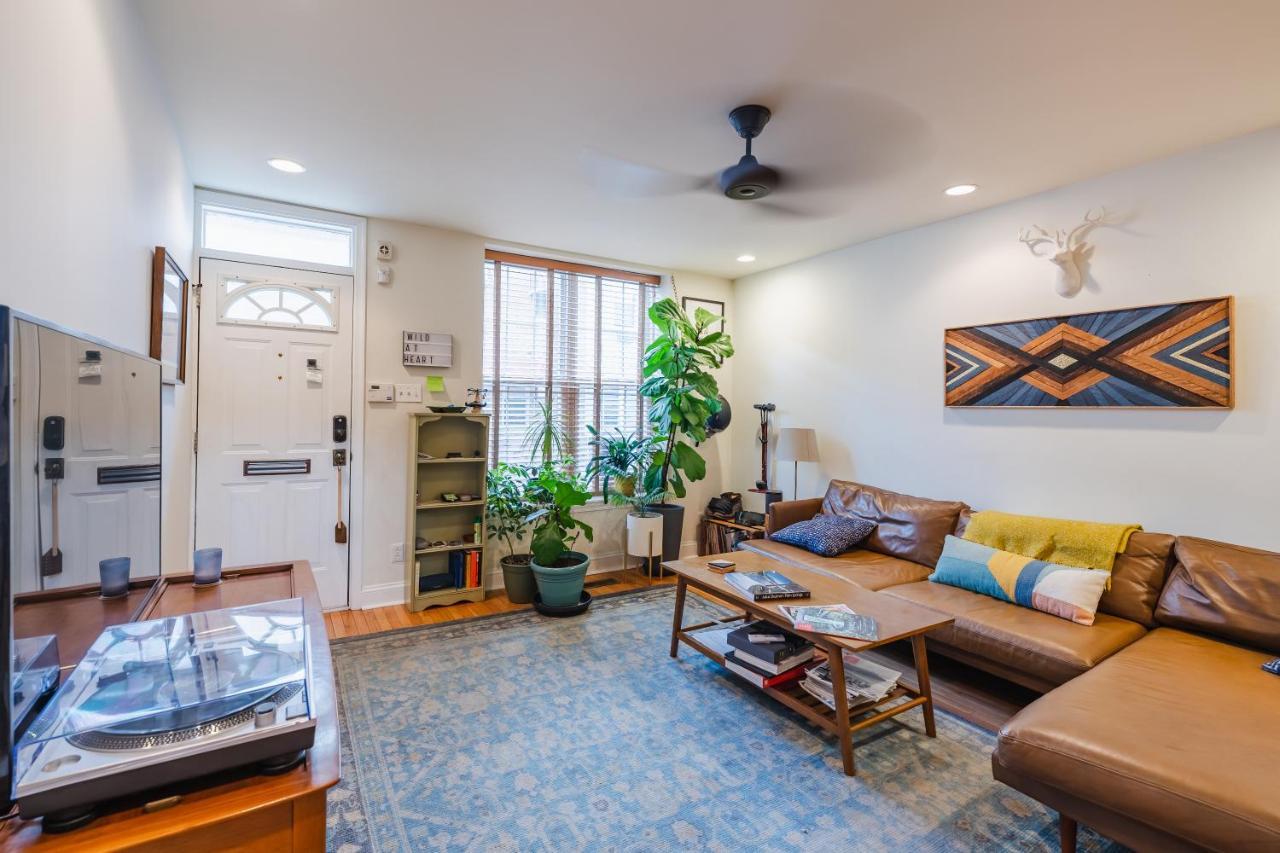 Bedroom In Thoughtfully Decorated East Passyunk Home フィラデルフィア エクステリア 写真