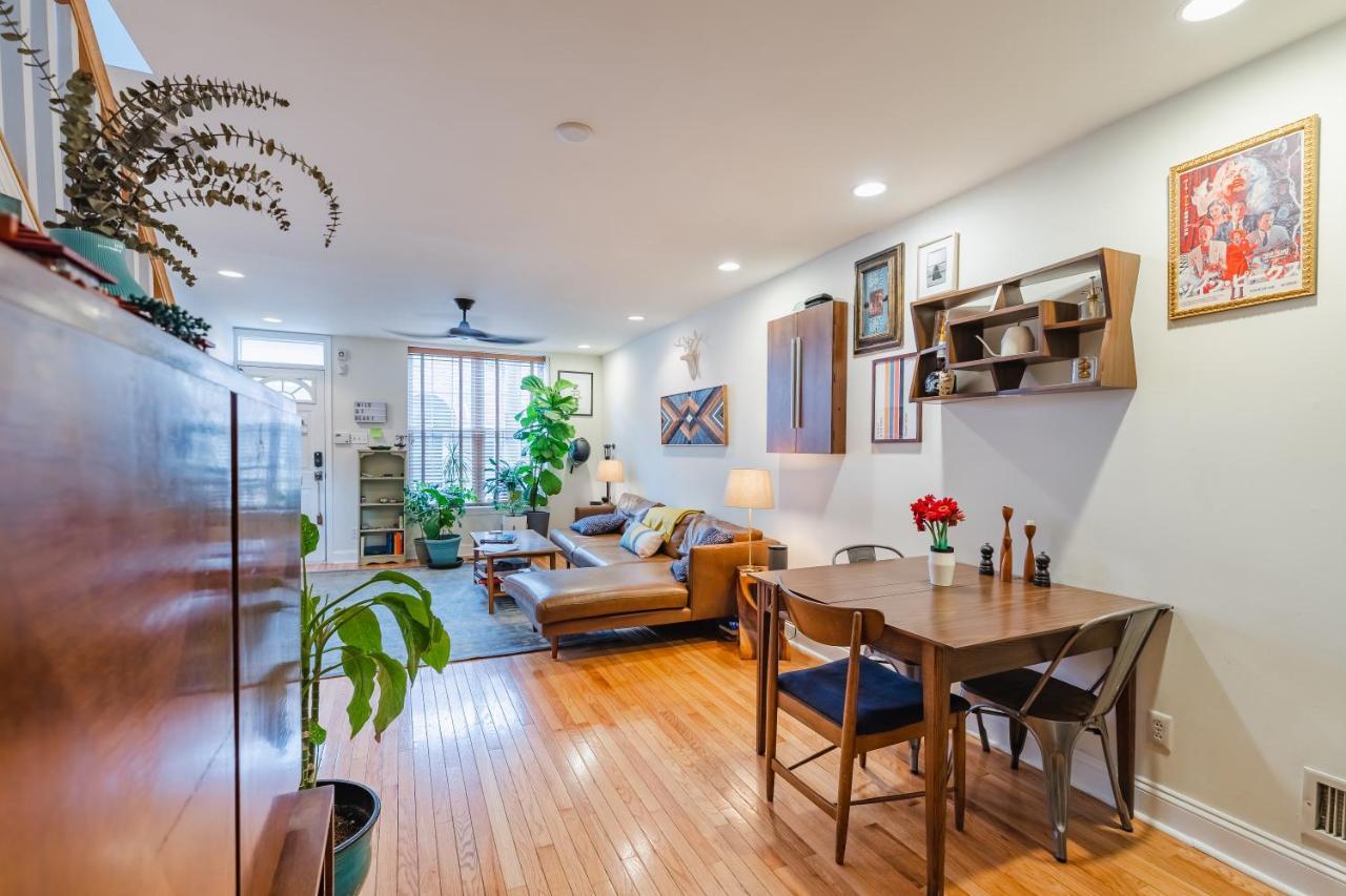 Bedroom In Thoughtfully Decorated East Passyunk Home フィラデルフィア エクステリア 写真