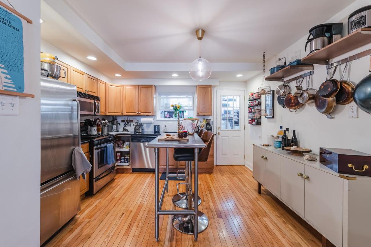 Bedroom In Thoughtfully Decorated East Passyunk Home フィラデルフィア エクステリア 写真