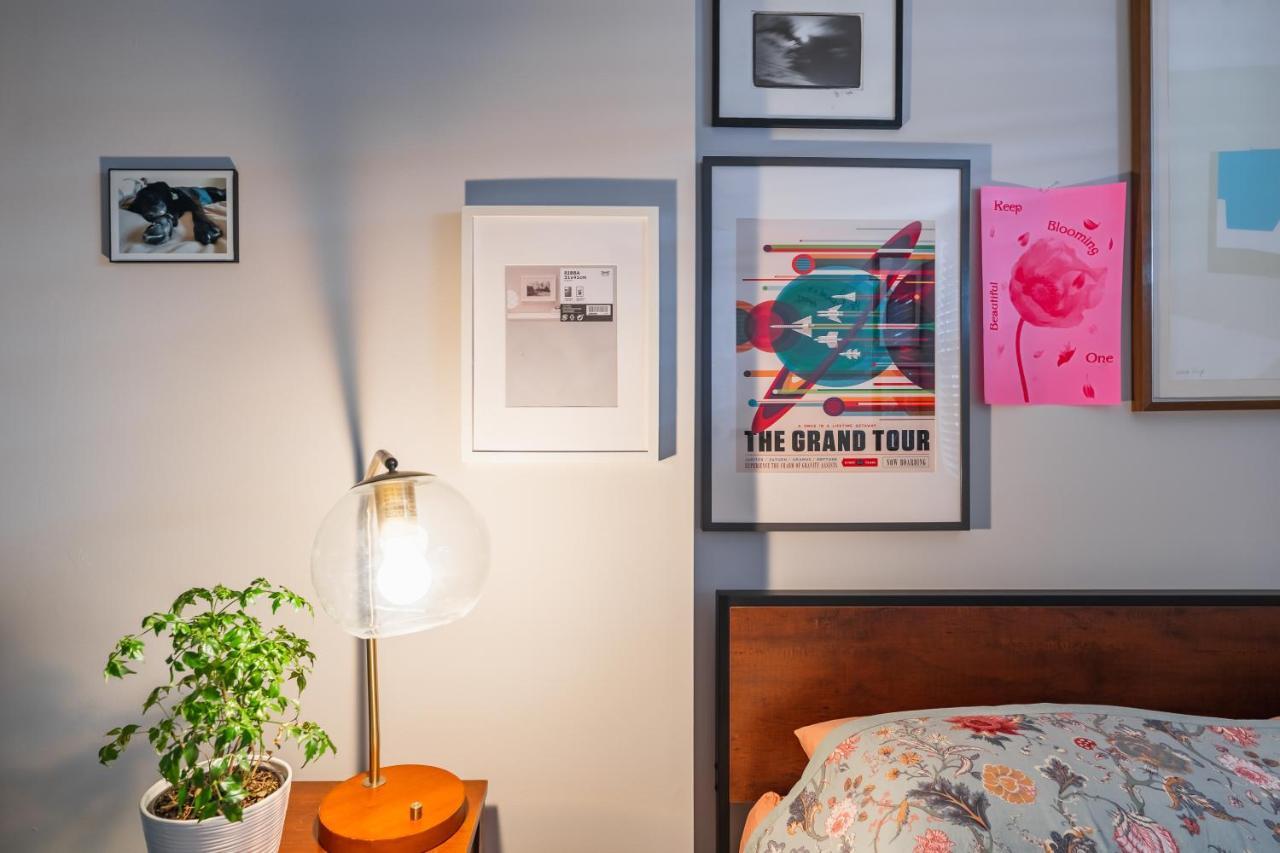 Bedroom In Thoughtfully Decorated East Passyunk Home フィラデルフィア エクステリア 写真