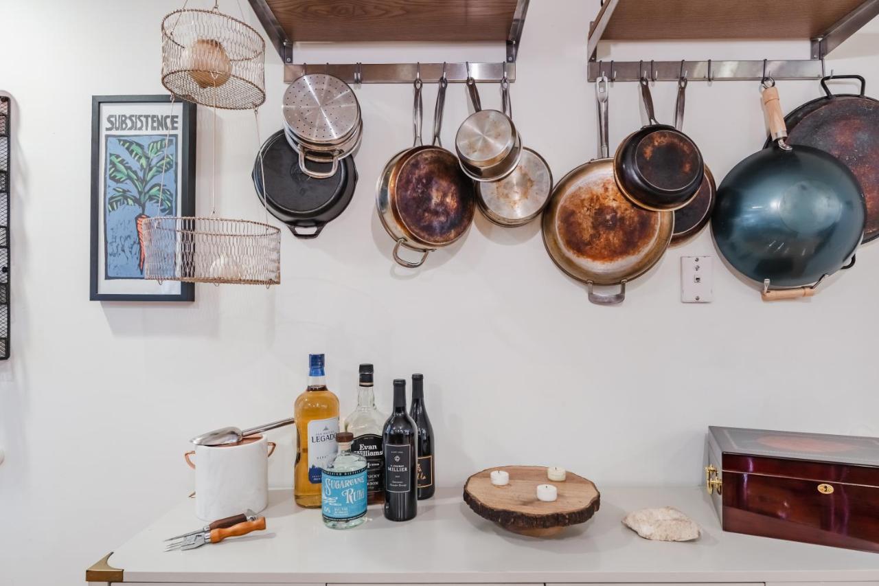 Bedroom In Thoughtfully Decorated East Passyunk Home フィラデルフィア エクステリア 写真